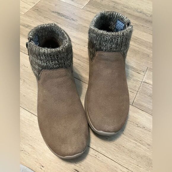 Skechers brown leather with knit cuff slip on ankle boot side zip. Size 8.5 - Picture 2 of 7